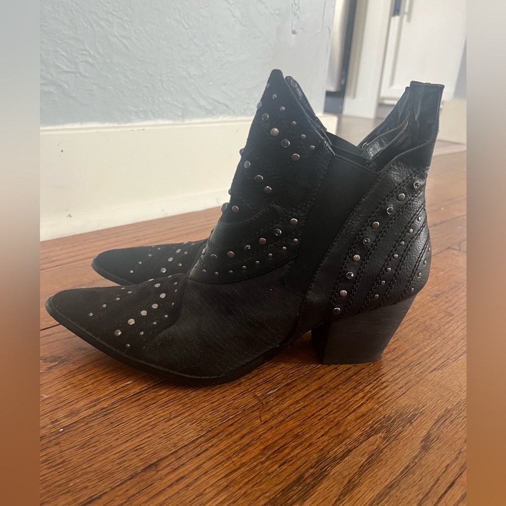 Coconuts Boots - Picture 2 of 5